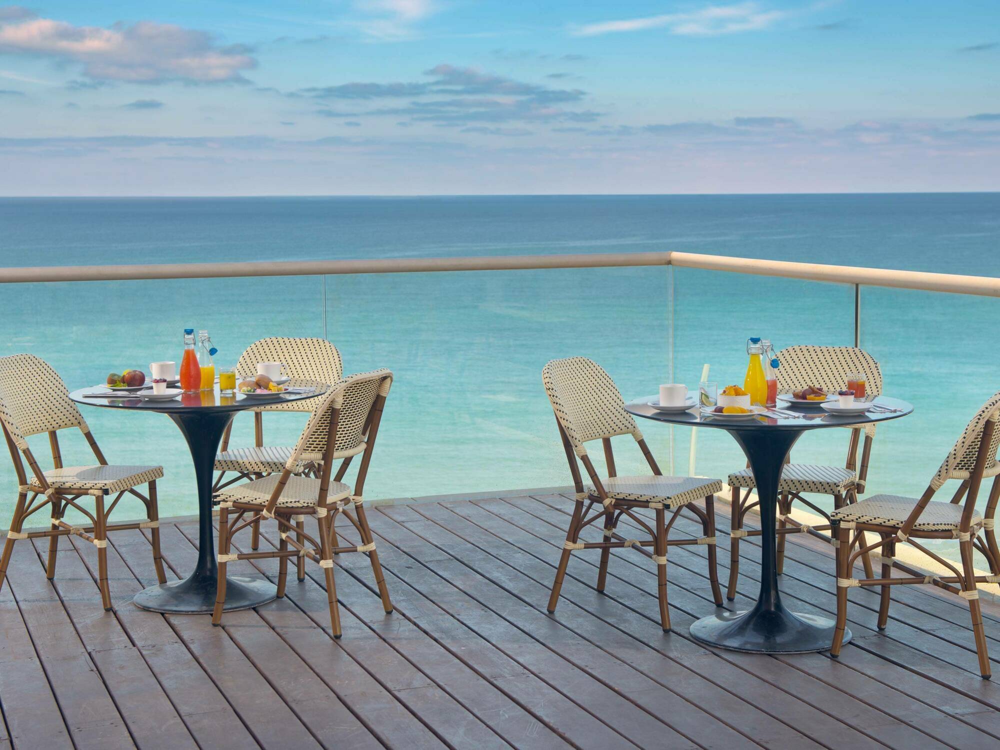 Arena Hotel By The Beach Бат-Ям Экстерьер фото